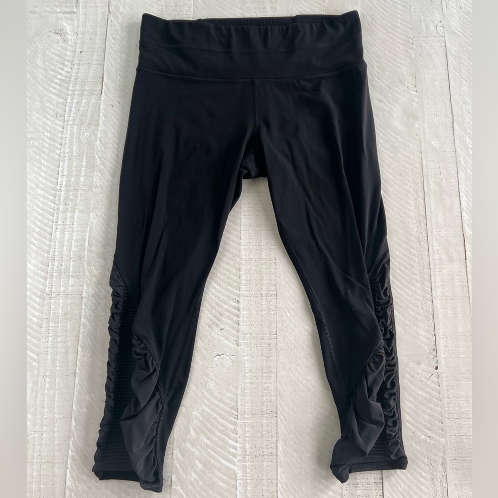 athleta mesh me up ruched legging Capri In black size Large - Picture 4 of 8